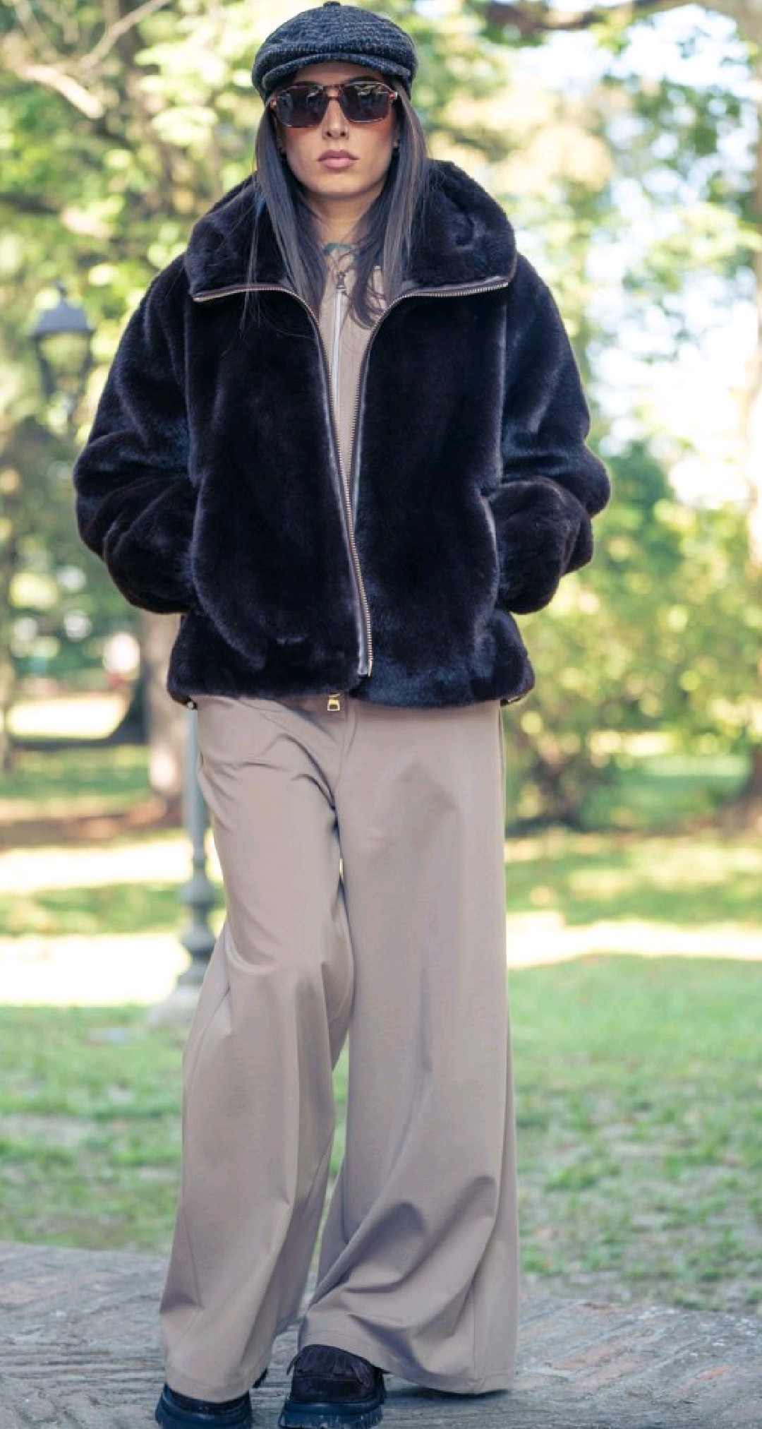 Women's suit - Image 4