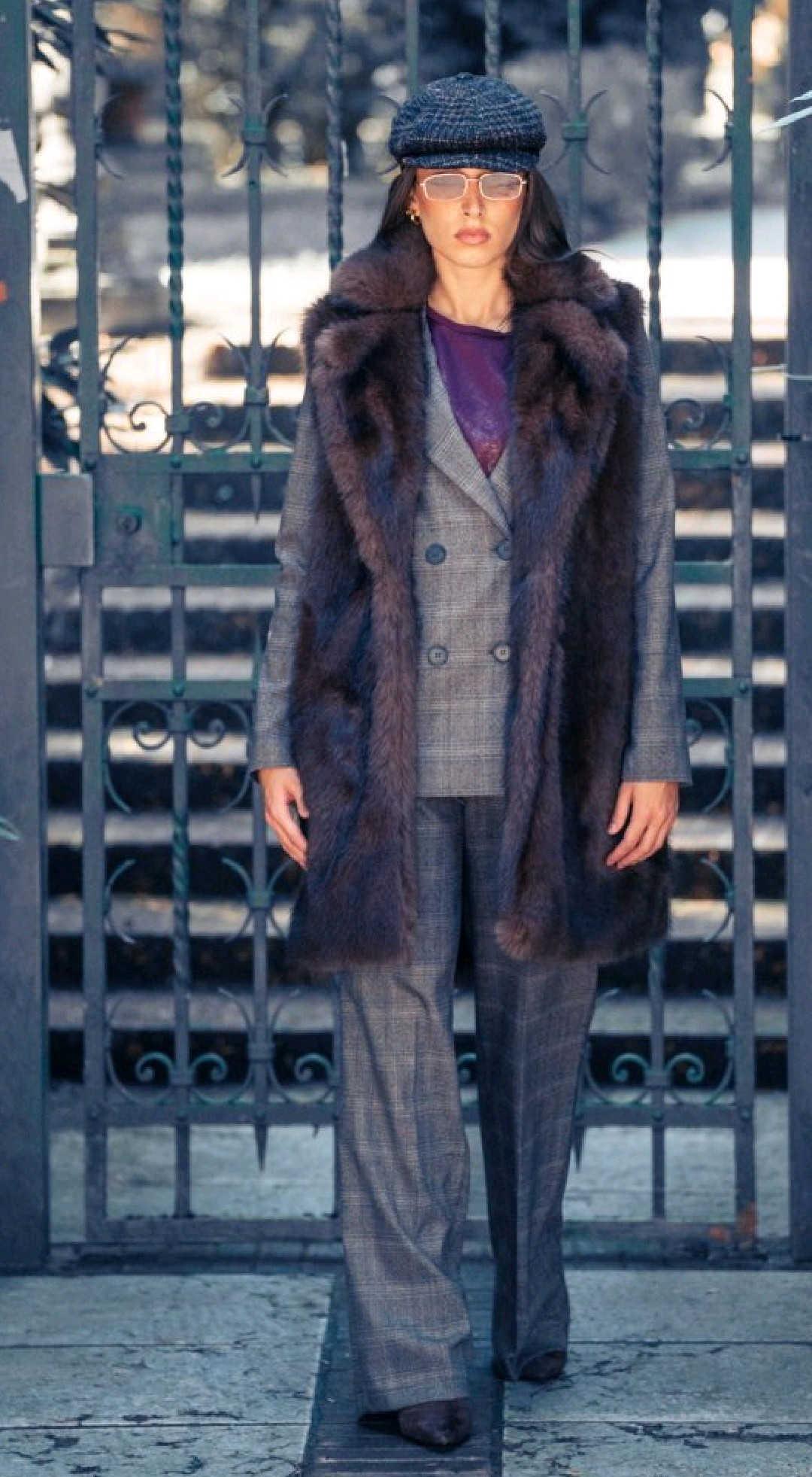 Luxurious long faux fur vest (Brown) - Image 3